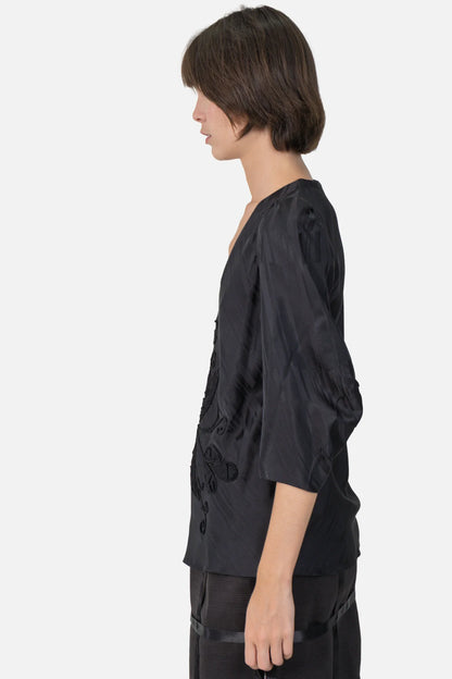 Blusa Preta Bordada Cris Barros
