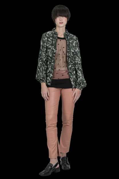 Jaqueta camuflada detalhe Garimpo Adda