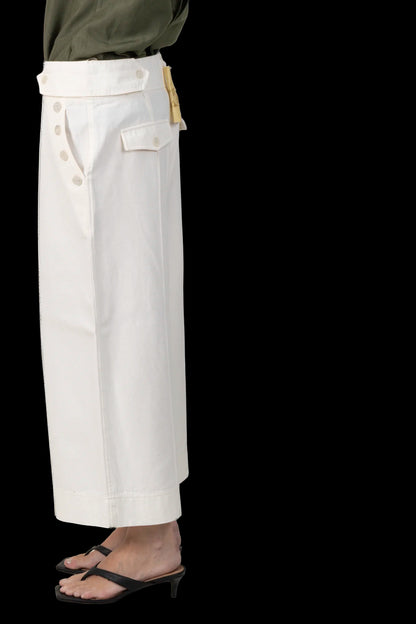 Calça Off Detalhe NK