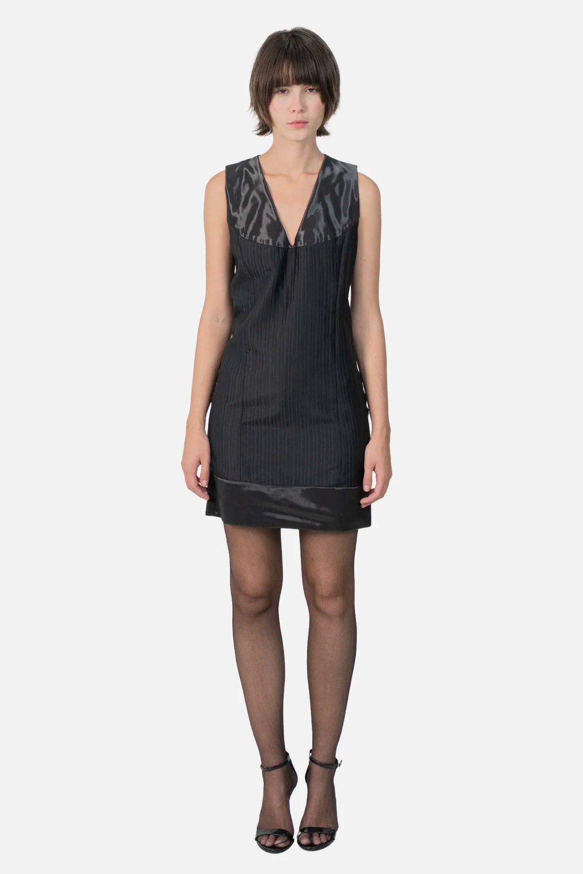 Vestido Preto Detalhe