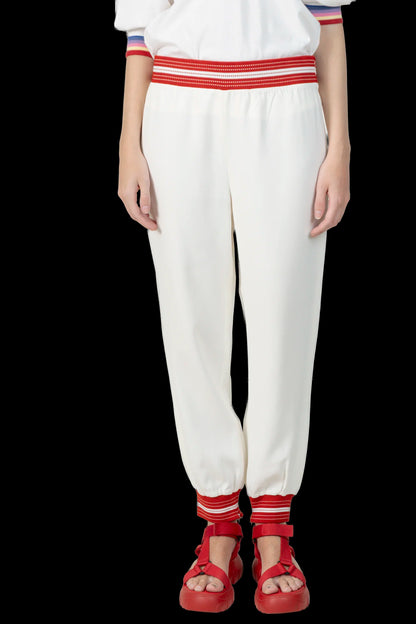 Calça Off Detalhe NK
