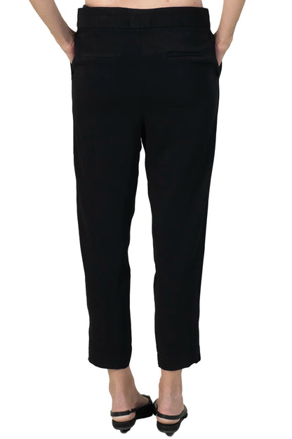 Calça Preta Detalhe Talie NK