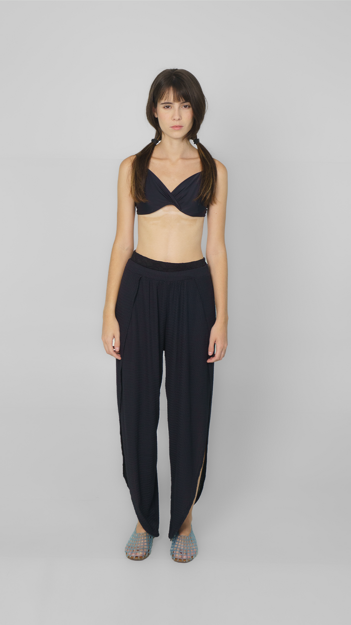 Calça Preta Recortada Calça Garimpo Adda