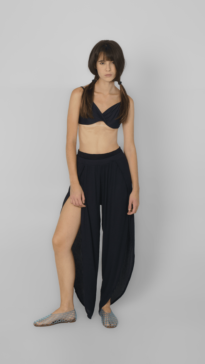 Calça Preta Recortada Calça Garimpo Adda