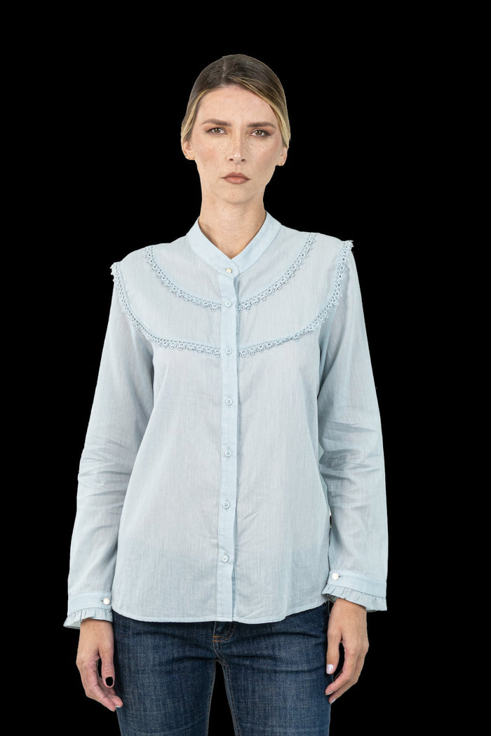 Camisa Azul Detalhe Camisa Carol Bassi